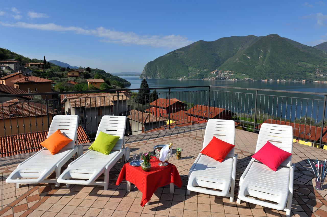 Hotel Bellavista Meuble Monte Isola Exteriör bild